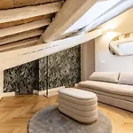 Trevi Velvet House Apartment Rom