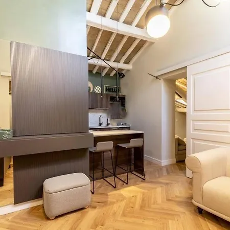 Trevi Velvet House