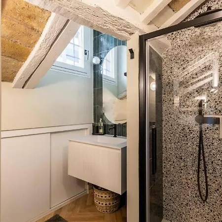 Trevi Velvet House Apartment